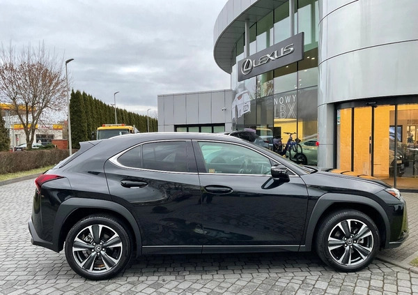 Lexus UX cena 159900 przebieg: 3297, rok produkcji 2022 z Kraków małe 596